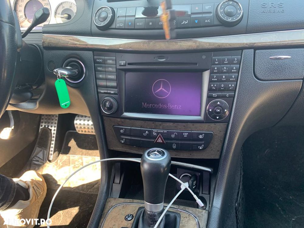 Mercedes-Benz E - 12