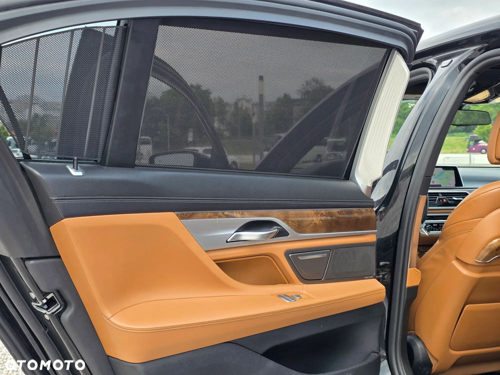 BMW Seria 7 750Li Edition Exclusive - 21