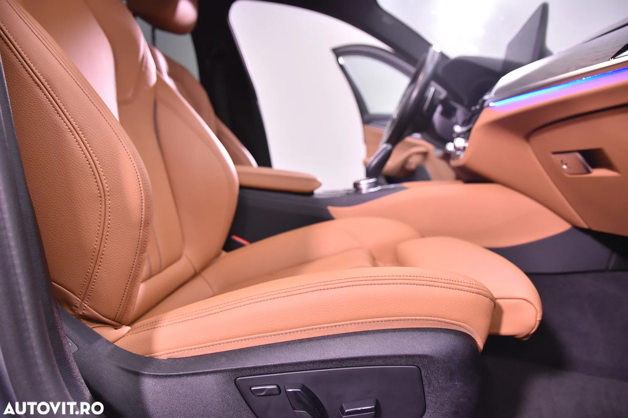 BMW Seria 5 520d Touring Aut. M Sport Edition - 11