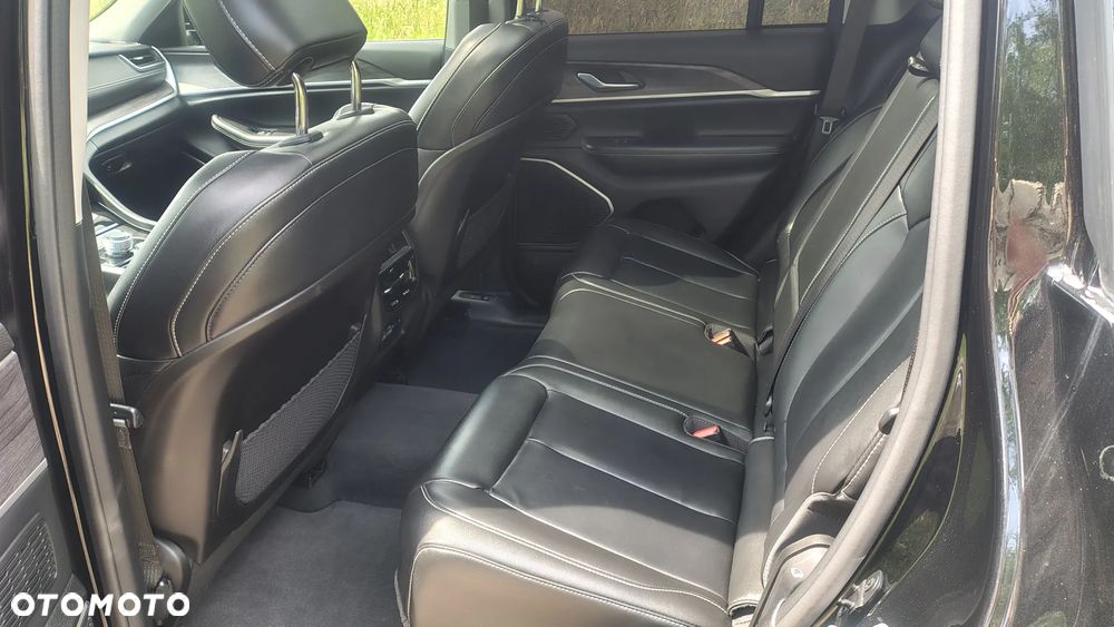 Jeep Grand Cherokee - 8