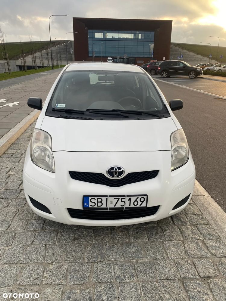 Toyota Yaris 1.0 Terra EU5 - 9