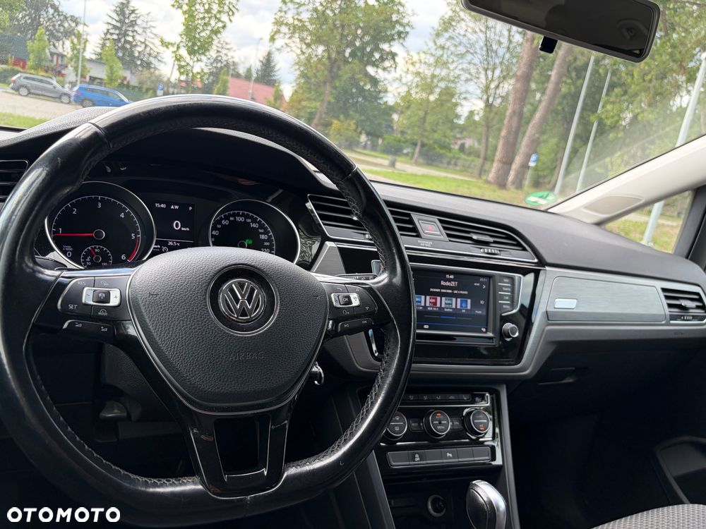 Volkswagen Touran - 19
