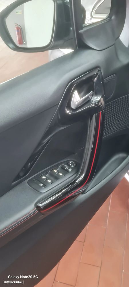Peugeot 208 1.2 PureTech GT Line - 36