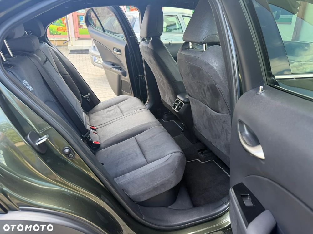 Lexus UX 250h F Sport 2WD - 35