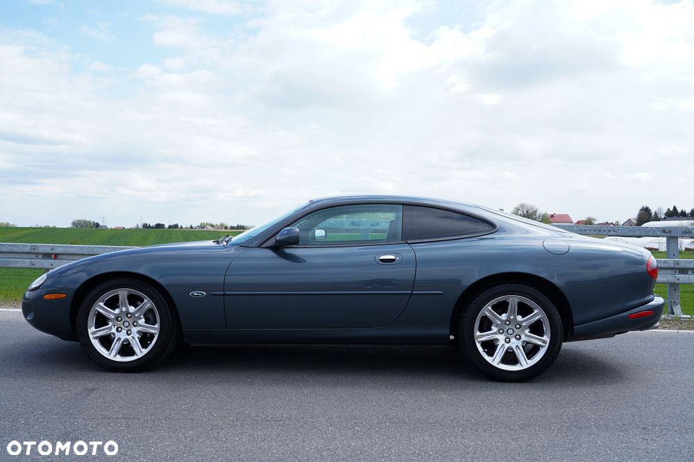 Jaguar XK8 - 2