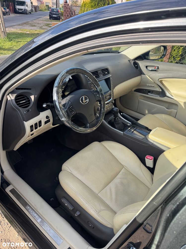 Lexus IS 220 D Prestige - 7