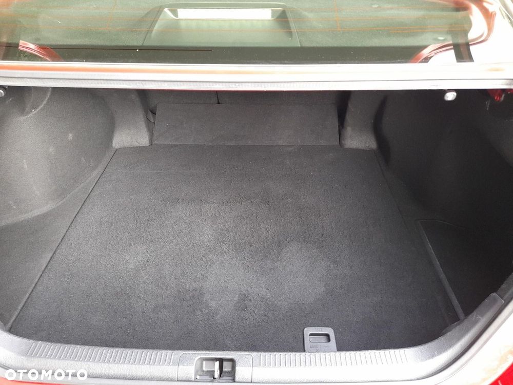 Toyota Camry 2.5 Hybrid Comfort CVT - 19