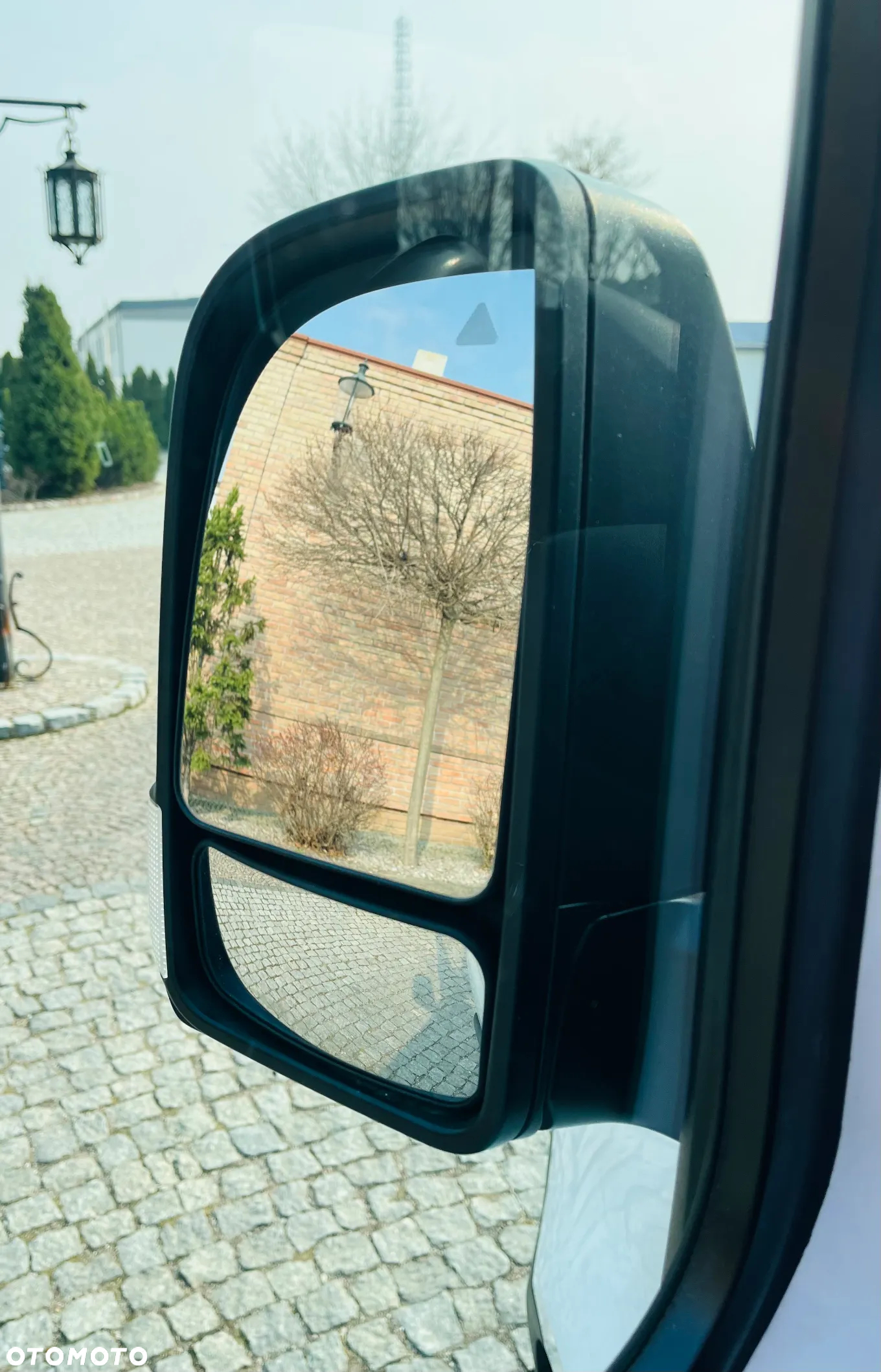 Mercedes-Benz SPRINTER 319 V6 L3H2 - 19
