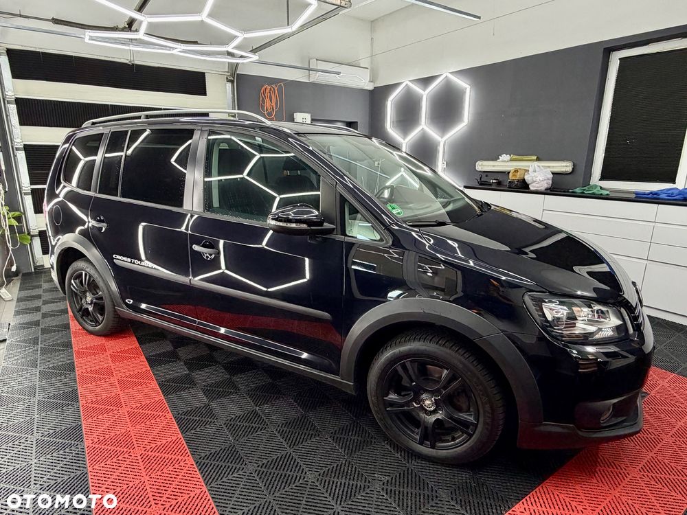 Volkswagen Touran 2.0 TDI DPF Cross - 8