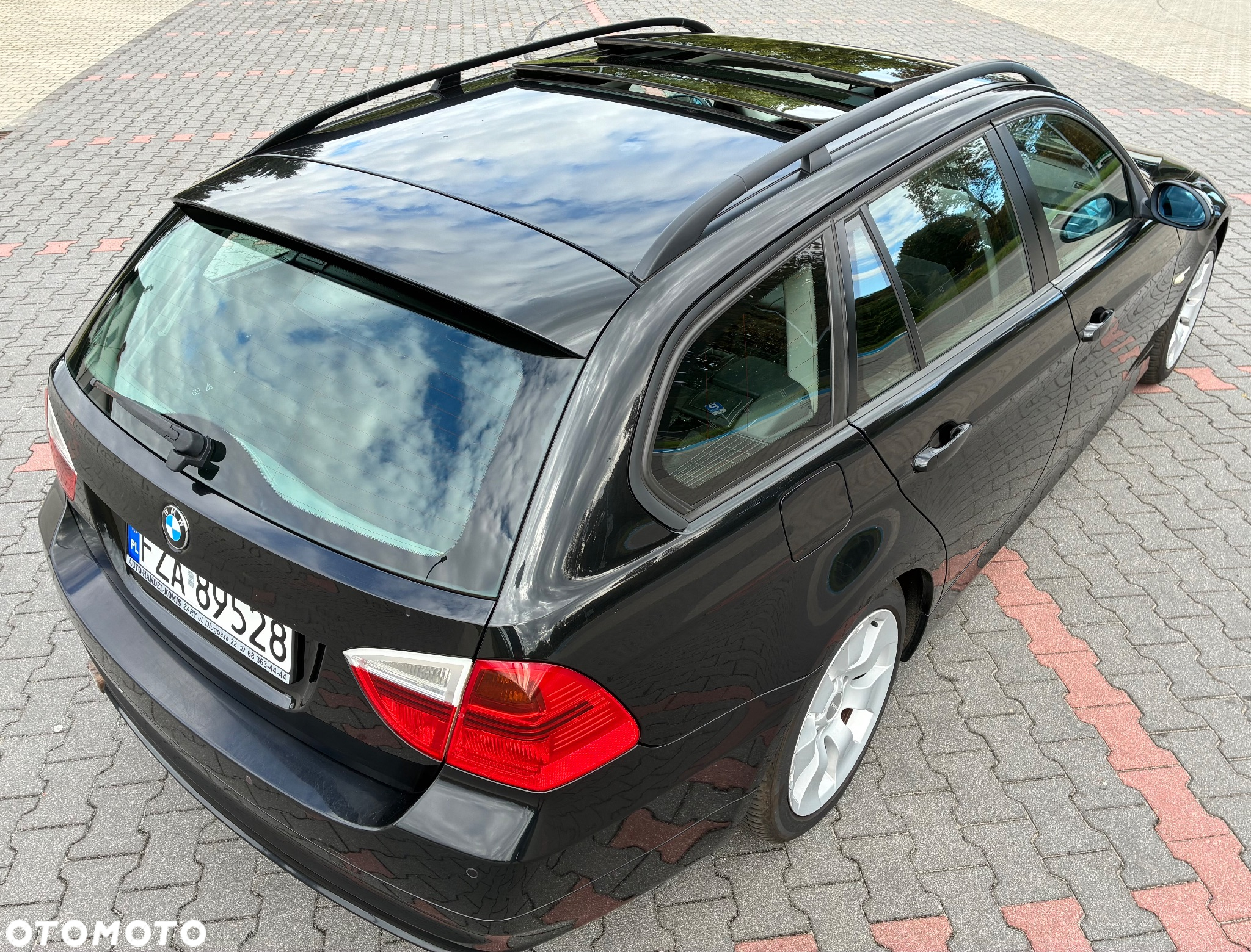 BMW Seria 3 318i Touring - 9