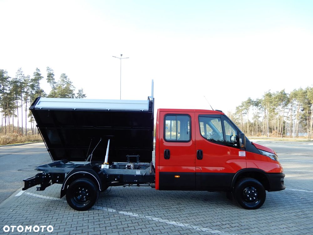 Iveco DAILY 35C16 Brygadowy Dubel Doka + Wywrotka Renomowanej Firmy RomCar Wywrot Kiper x 3 Skrzynia 3004 mm Blokada Mostu Rozstaw Osi 3750 mm HAK 3500 Stan 6-Cio Osobowy + 755 Kg Ładowność Auta Jak NOWY POLECAM - 20