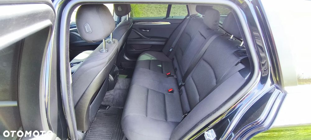BMW Seria 5 520d xDrive - 27