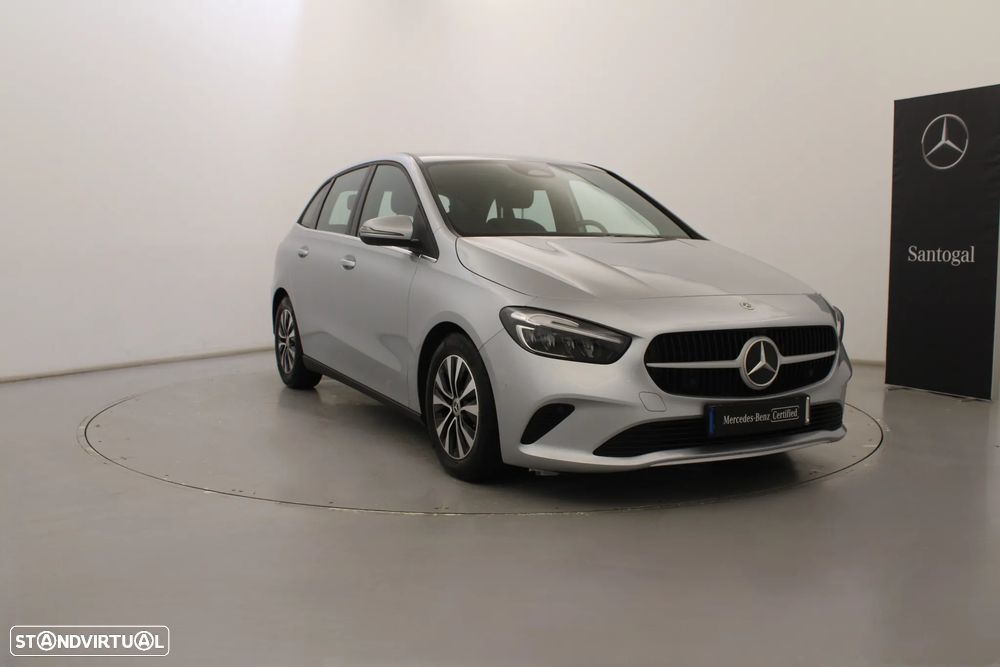Mercedes-Benz B 180