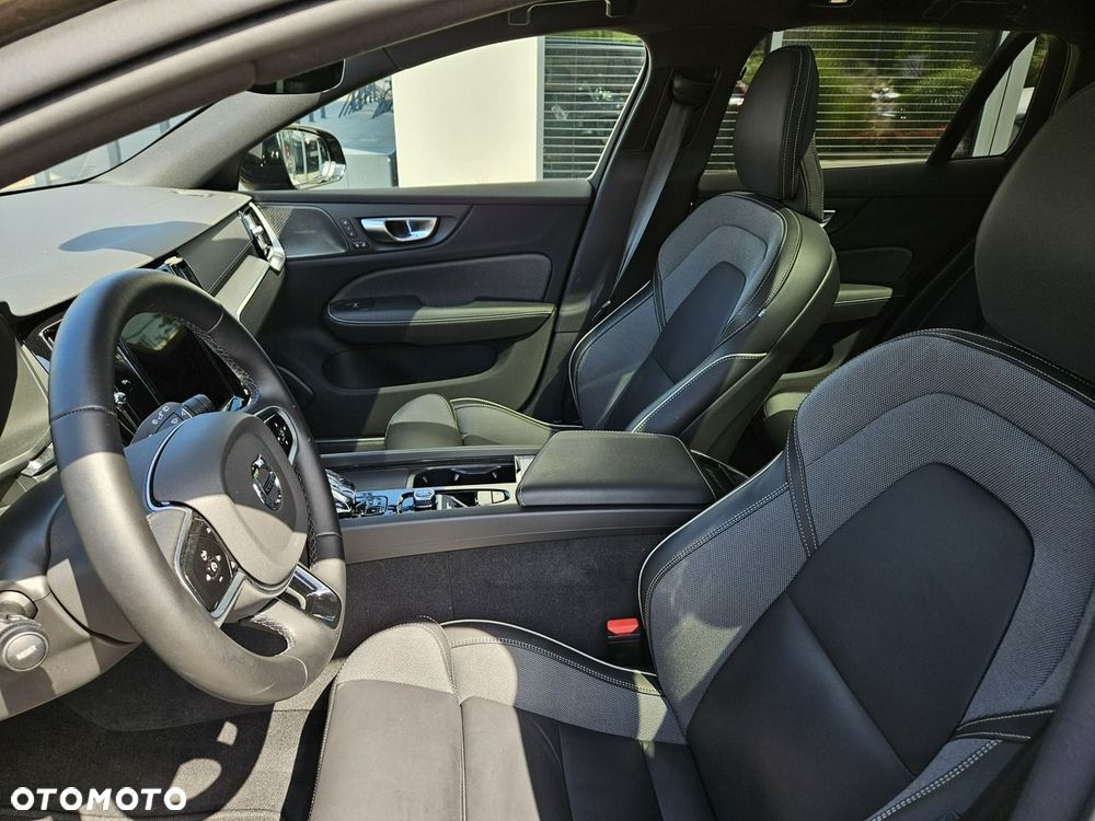 Volvo V60 B4 B DKG Ultra Dark - 9