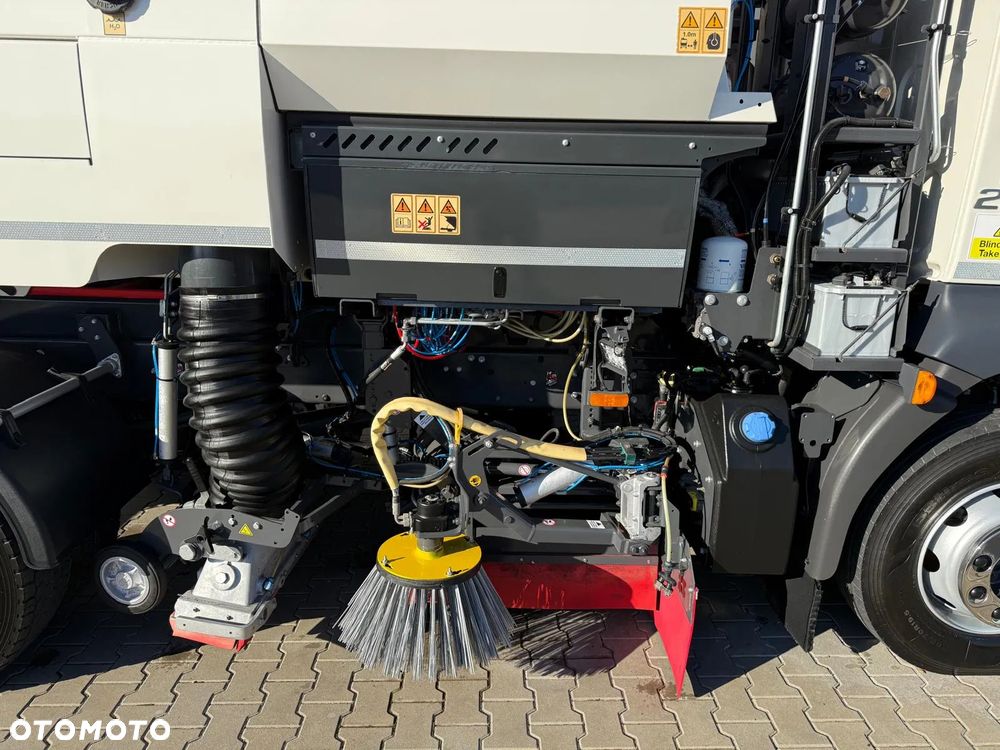 Volvo FL 15.250 Euro 6 // zamiatarka JOHNSTON VT652 //  BUCHER // odkurzacz , polewaczka - 24