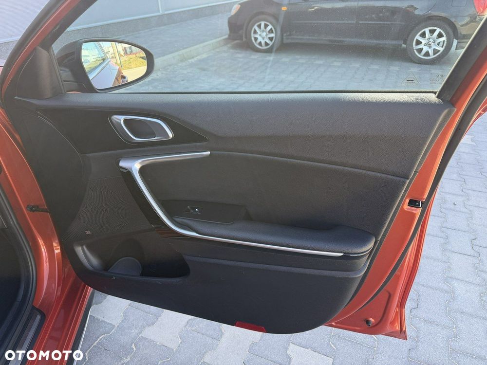 Kia Ceed 1.6 CRDi (48V Mild-Hybrid) DCT7 GT Line - 33