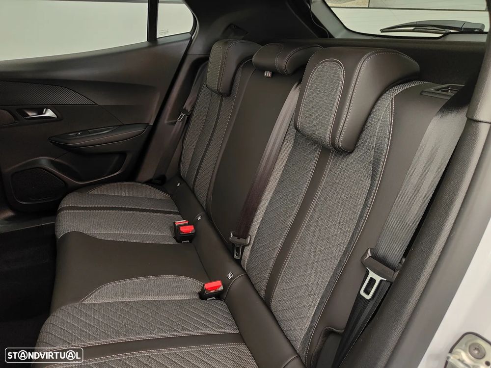 Peugeot 2008 1.2 PureTech Allure - 35