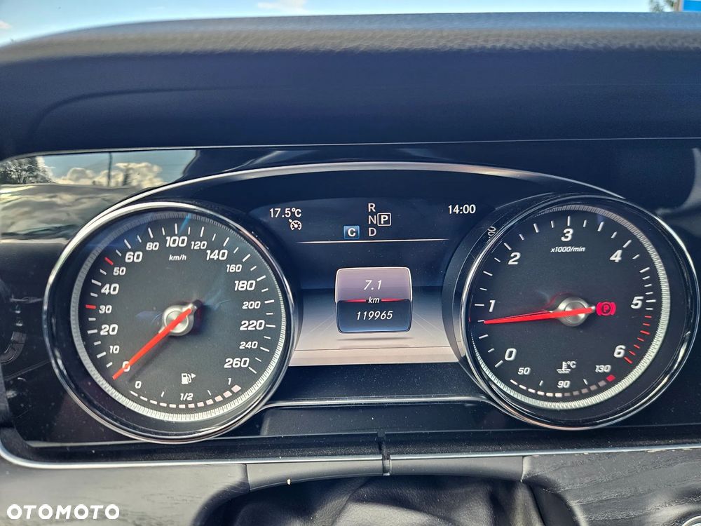 Mercedes-Benz Klasa E 220 d 4-Matic Business Edition 9G-TRONIC - 15