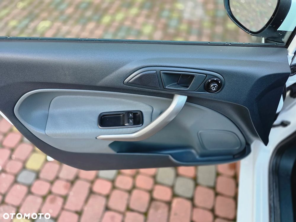 Ford Fiesta 1.25 Ambiente - 14