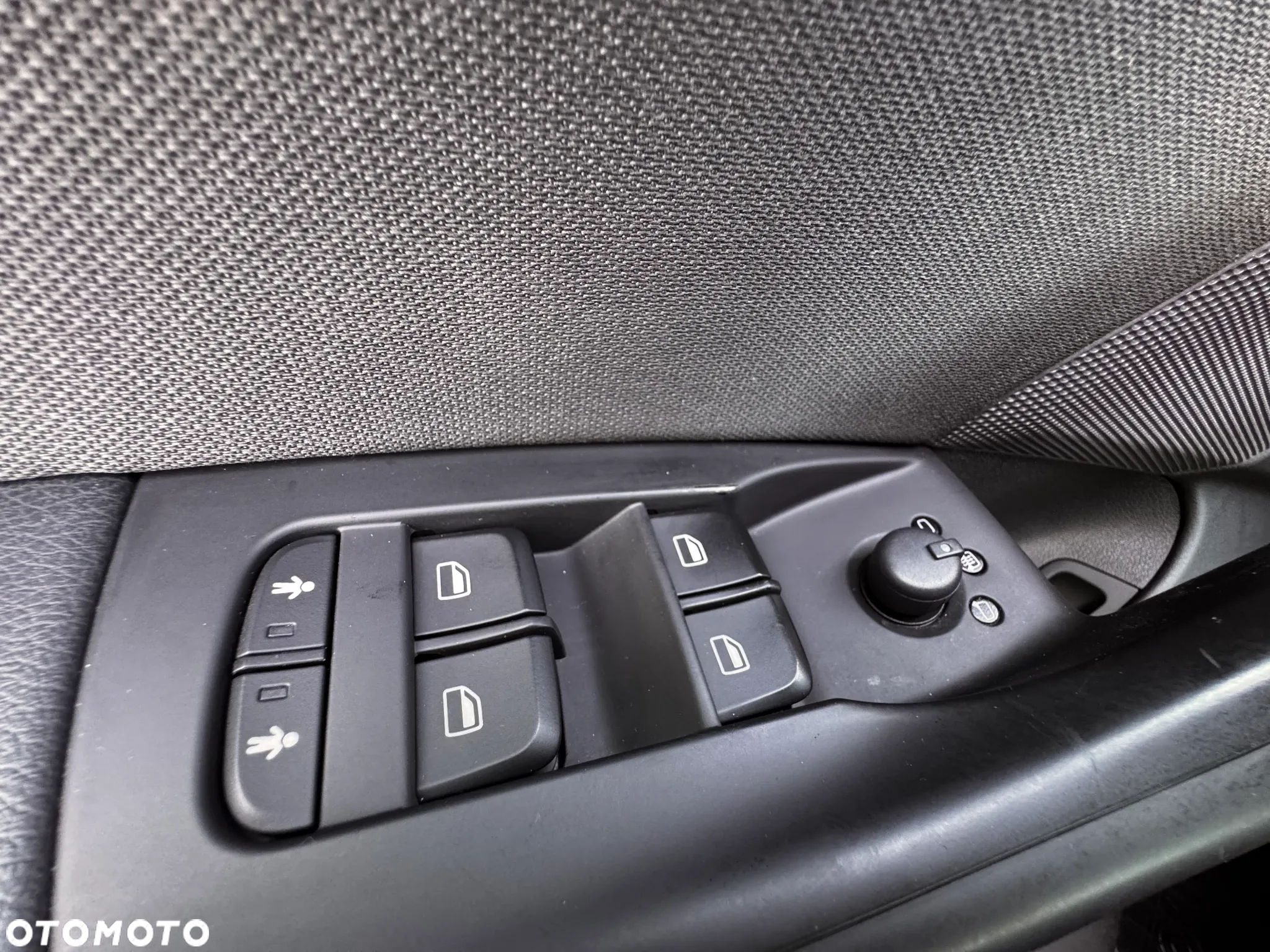 Audi Q3 1.4 TFSI S tronic - 24