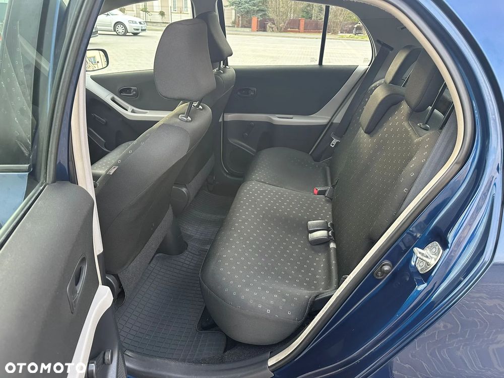 Toyota Yaris 1.3 Luna A/C - 8