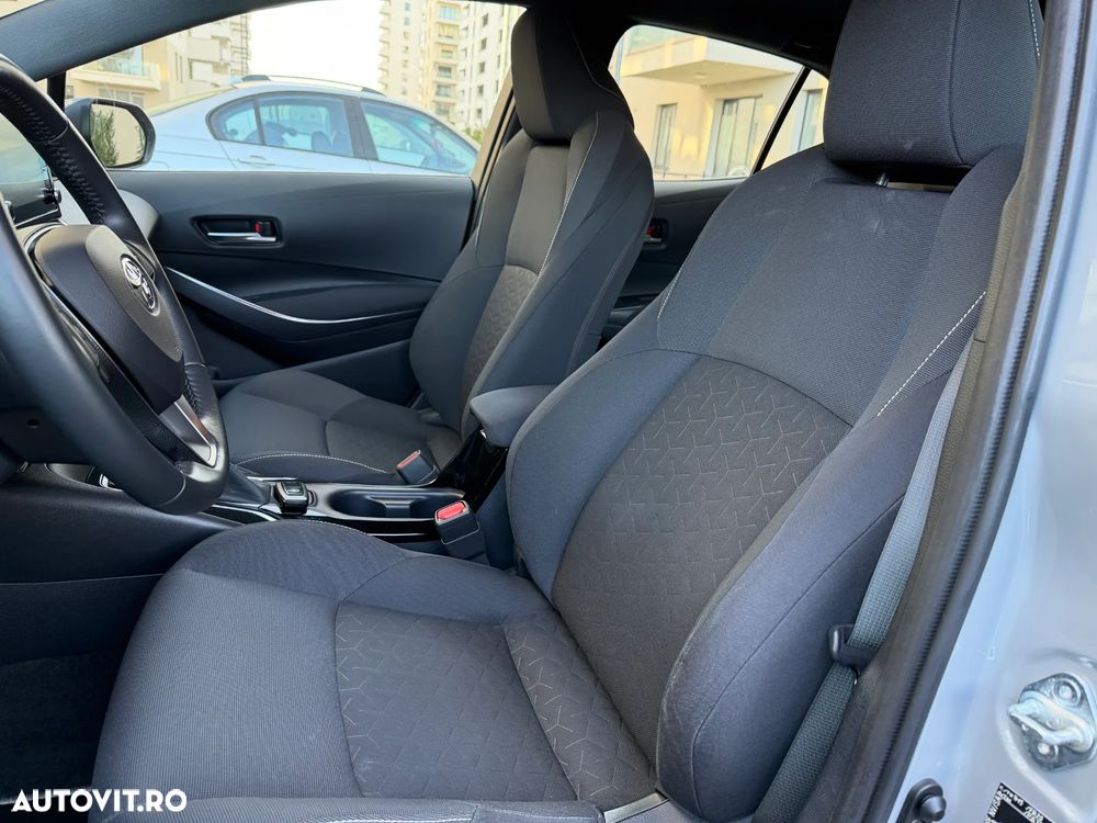 Toyota Corolla 1.8 HSD Business - 13