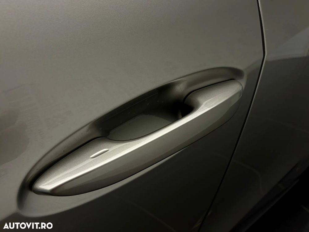 Lexus UX 300h AWD CVT HEV Business - 10
