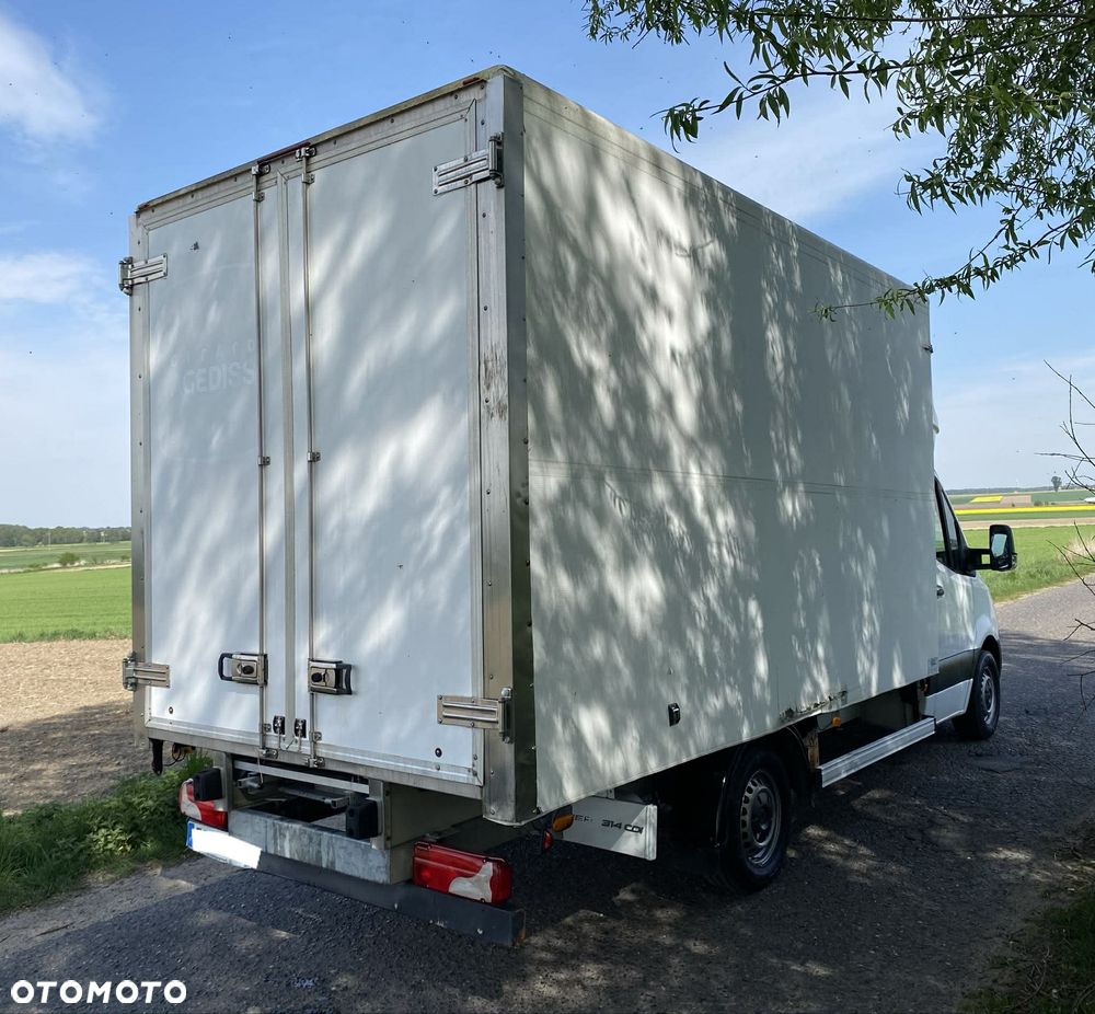 Mercedes-Benz Sprinter - 6