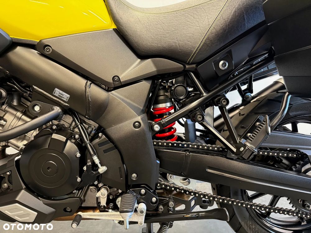 Suzuki V-STROM - 25
