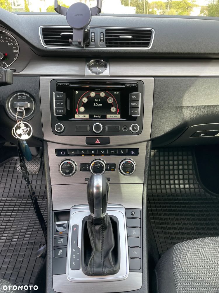 Volkswagen Passat 2.0 TDI DSG Highline - 3