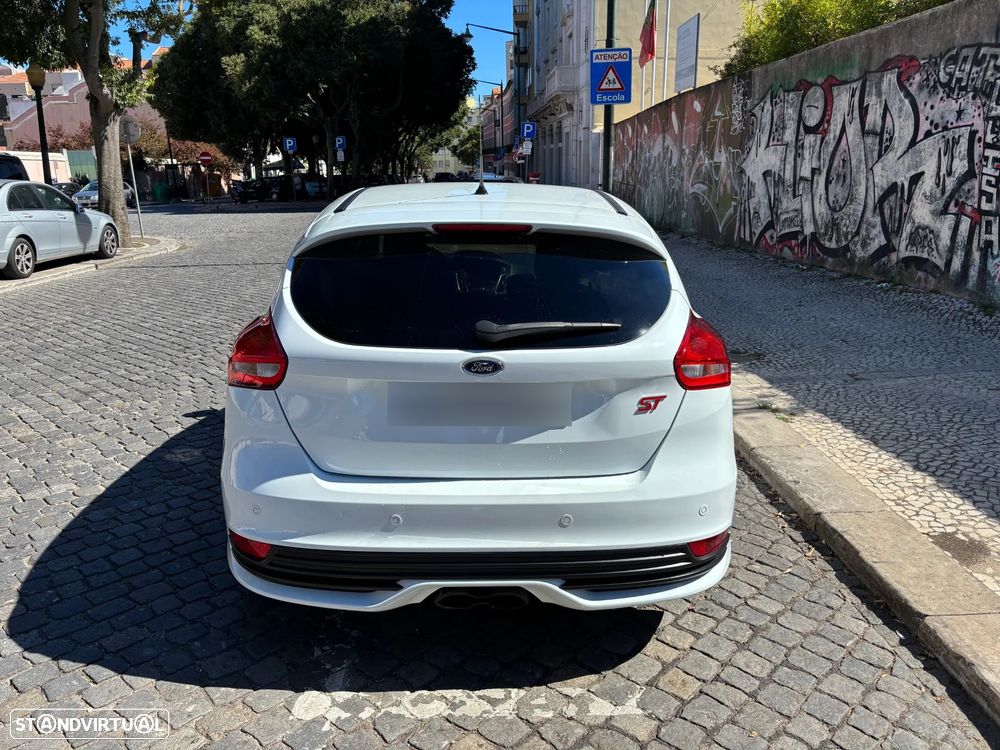Ford Focus 2.0 EcoBoost ST - 4