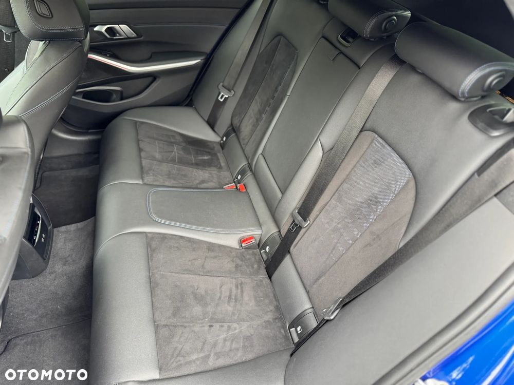 BMW Seria 3 320d xDrive MHEV M Sport sport - 22