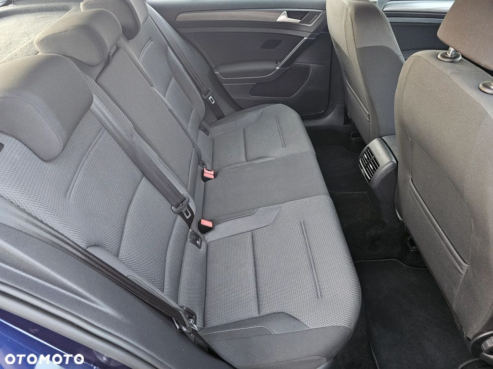 Volkswagen Golf e-Golf - 13