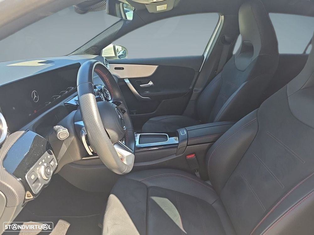 Mercedes-Benz A 250 e AMG Line - 11