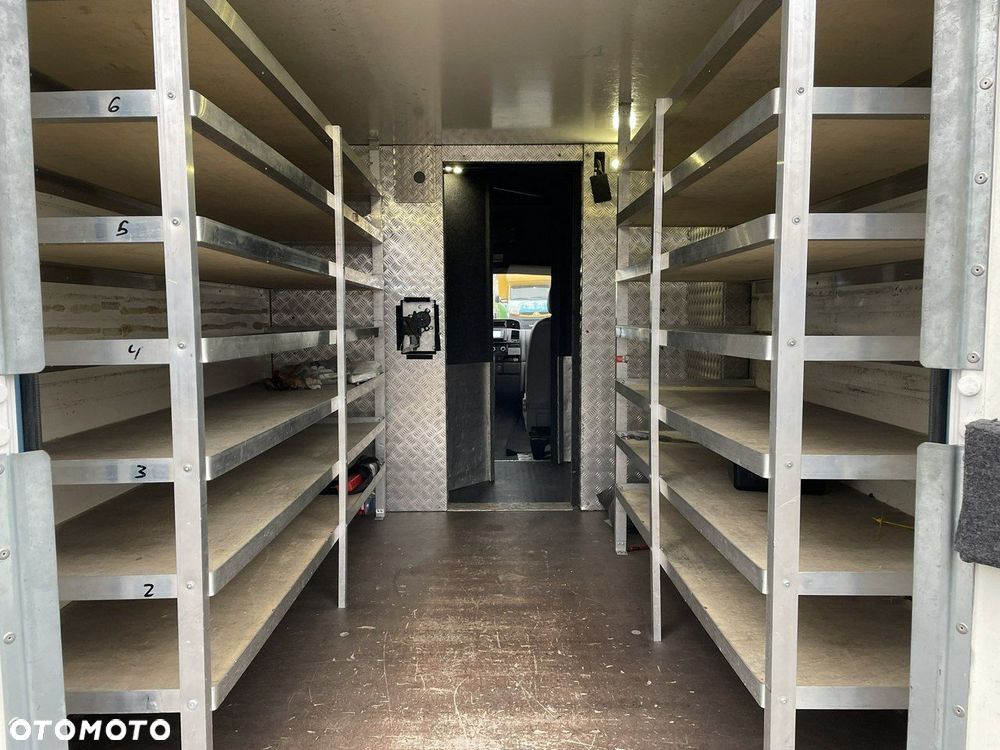 Volkswagen Transporter - 25