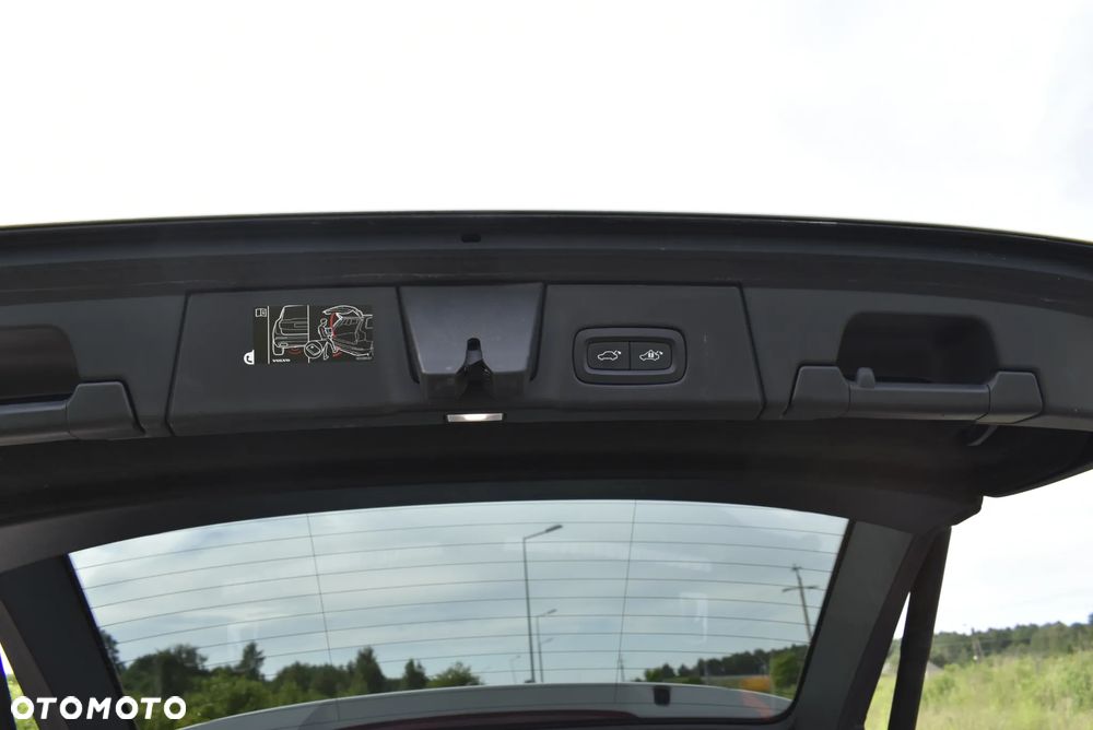 Volvo V90 D4 Momentum Pro - 27