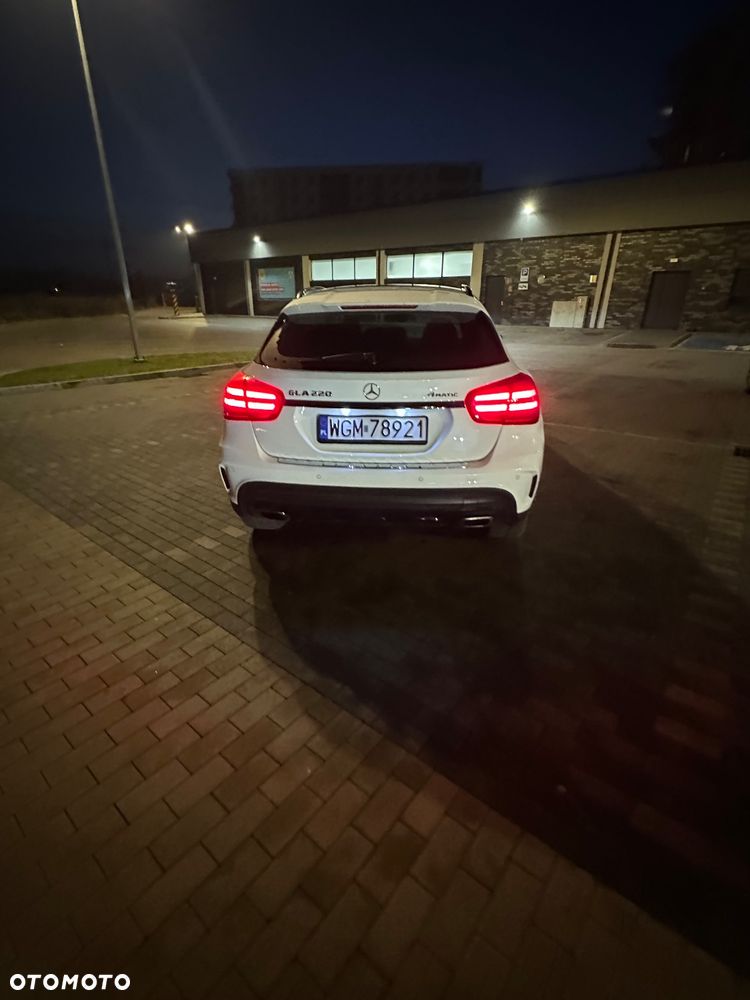 Mercedes-Benz GLA - 19