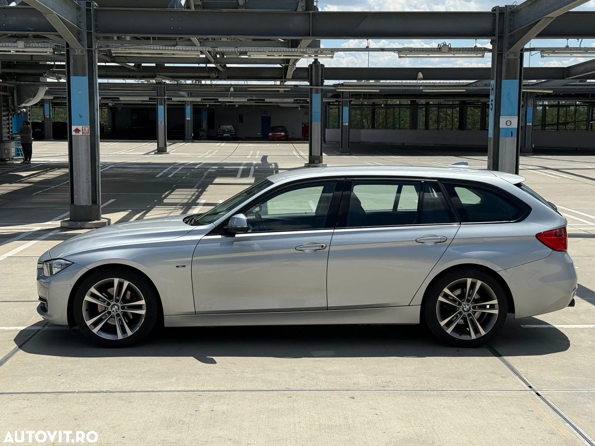 BMW Seria 3 320d Touring Sport-Aut. Sport Line - 4