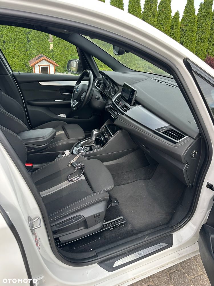 BMW Seria 2 216d Sport Line - 7