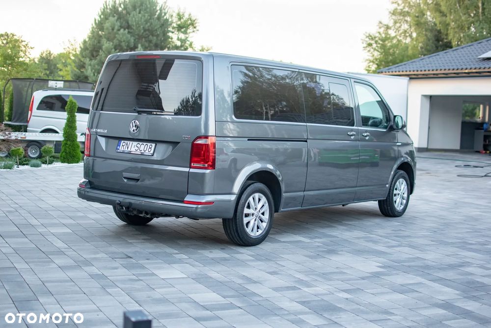 Volkswagen Caravelle - 11