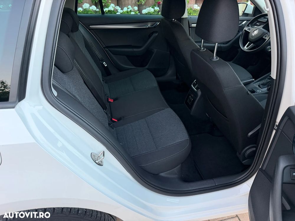 Skoda Octavia 2.0 TDI DSG Soleil - 38