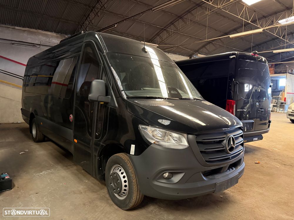 Mercedes Benz Sprinter - 1