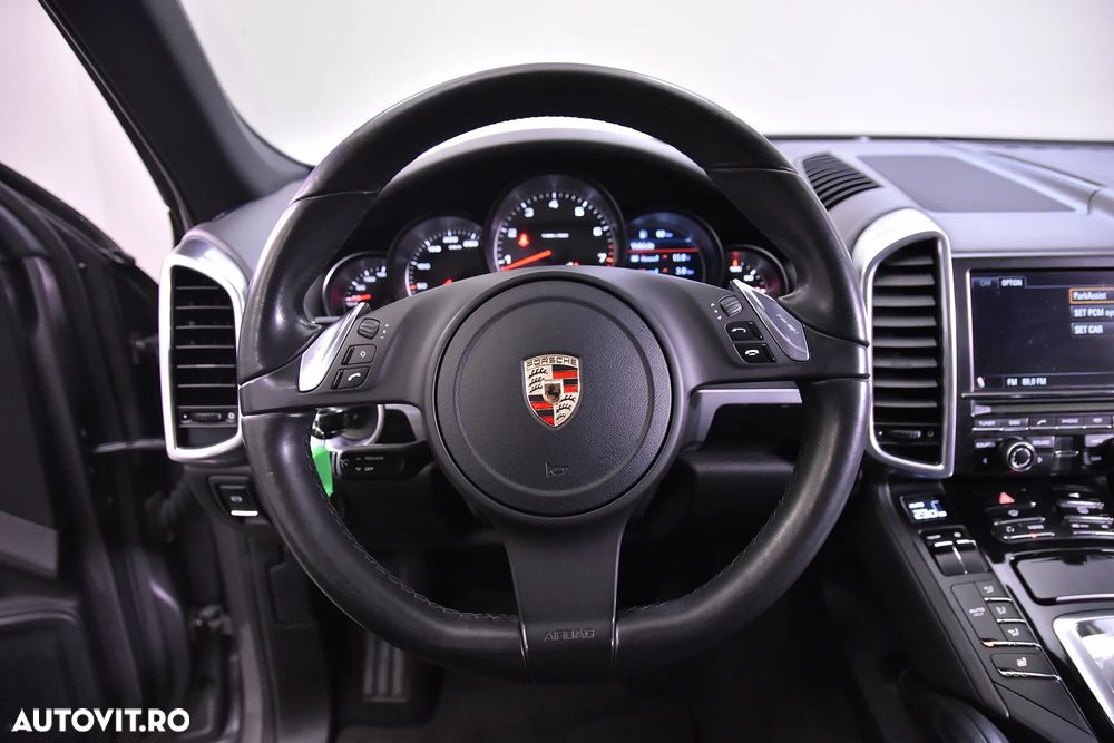 Porsche Cayenne - 16