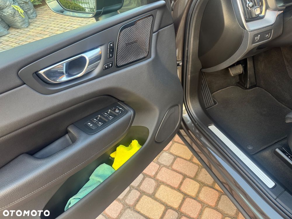 Volvo XC 60 B4 D Inscription - 12