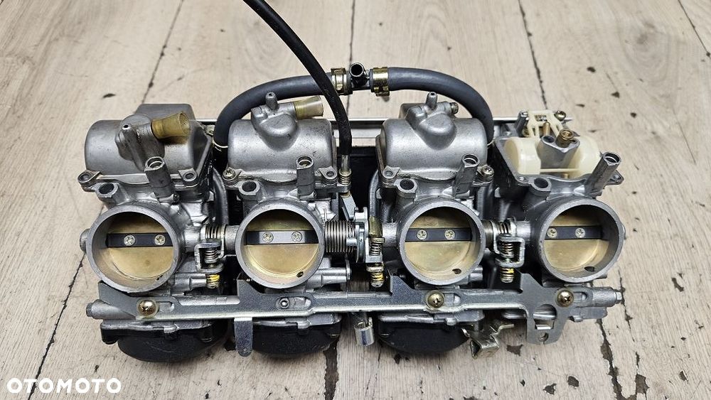 Gaźnik gaźniki Kawasaki ZZR1100 - 10