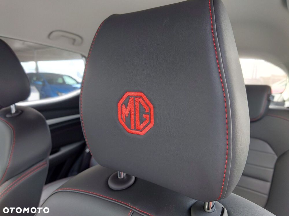 MG ZS - 11