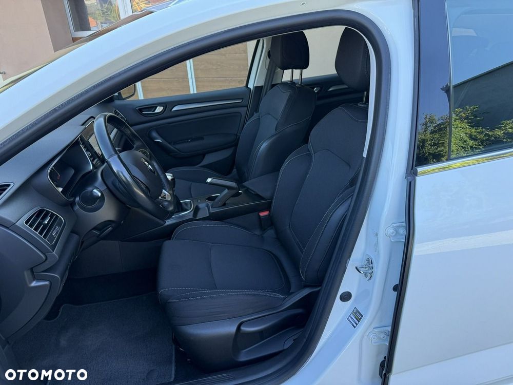 Renault Megane TCe 115 GPF ZEN - 19