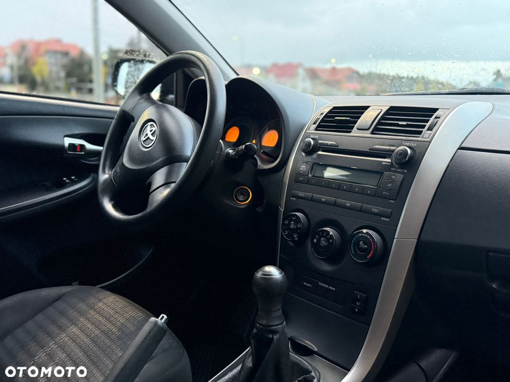 Toyota Corolla 1.6 VVT-i Dynamic - 22