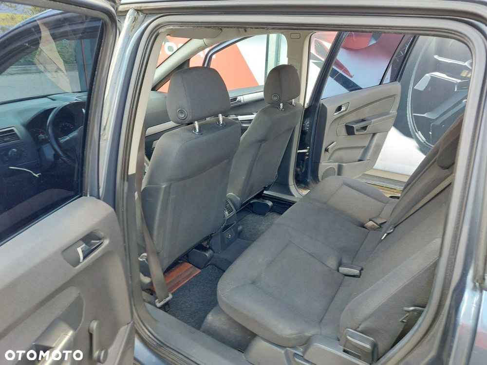 Opel Zafira - 12