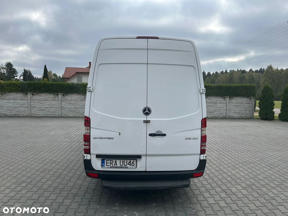 Mercedes-Benz Sprinter - 5
